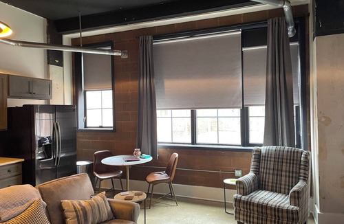 Old City Condo | City View 1-King bed 1-bath with 1-queen sofa couch Condo in Downtown Knoxville