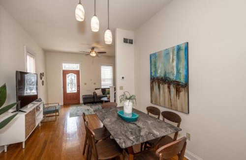 Mount Adams House | Cityscape Escape - Local Eateries