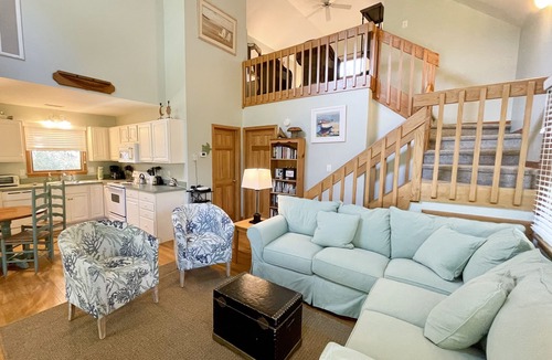 Ocracoke House | Clara de Luna: Private location. Close to village activities.