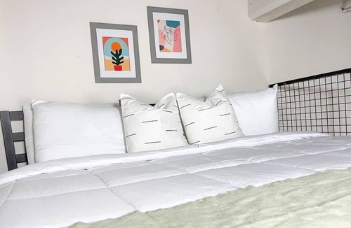 Phoenix Hill Apartment | Classic 1BD/1BA + Gym - Downtown Louisville