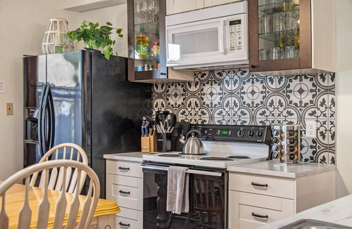 Southeast Omaha House | Classic 4BR Bowery Hill Gem, Near Top Spots!
