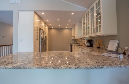 Ridgedale House | Clean and Modern Private 4 BD Lakeside Home! A Vacation to Remember Forever!