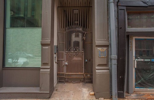 Central Business District Condo | Clean, Art Deco 1000sqft Condo Downtown + Free Gated Parking