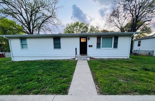 Atchison House | Clean, safe family-friendly home near Benedictine College.