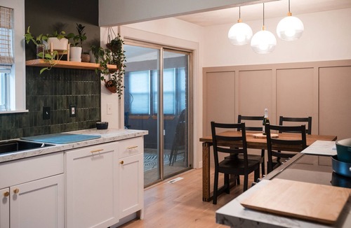 New Albany House | Clean, Spacious, Fenced, Group Ready, As Seen On Apartment Therapy