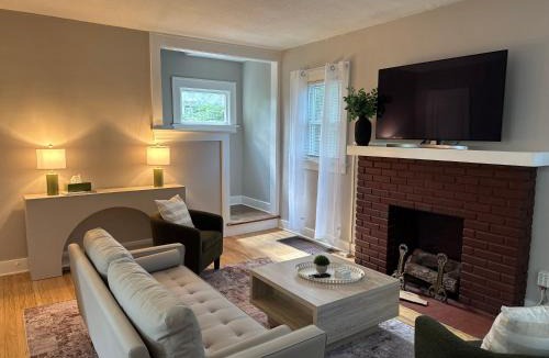 College Hill Apartment | Clifton Landing