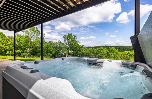 Kimberling City House | Close to Dogwood Canyon/SDC Modern Lakefront Private Lodge with Free Resort Amenities