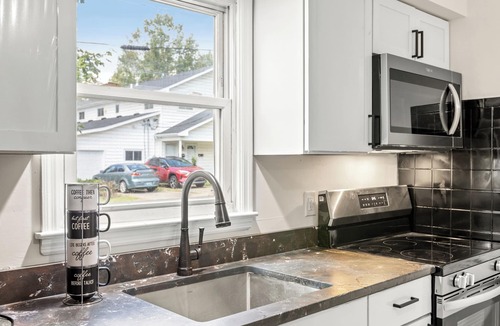 Wilmore Apartment | Close to Lexington 2-bedroom apartment with WiFi, AC in peaceful Wilmore