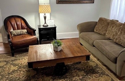 Atchison House | Close to MGP, 3br 1.5 bath King, Queen, 2 twins