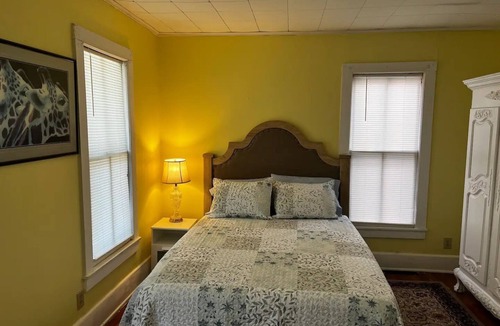 Atchison House | Close to MGP, 3br 1.5 bath King, Queen, 2 twins