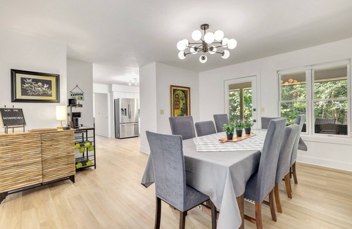 Bella Vista House | Close to Trails+3BR Retreat+Sleeps 10+Bunk Room
