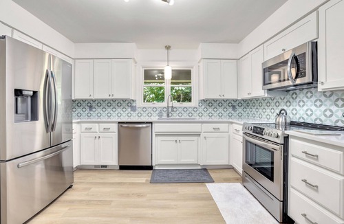 Bella Vista House | Close to Trails+3BR Retreat+Sleeps 10+Bunk Room