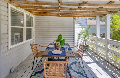 Hampstead House | Coastal Retreat in Hampstead + Private Deck & Yard
