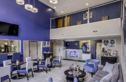 Lexington Resort | Comfort and Convenience! Free Breakfast, Free Parking, Close to Loudoun House