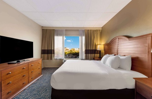 South Nags Head Hotel | Comfort Inn South Oceanfront