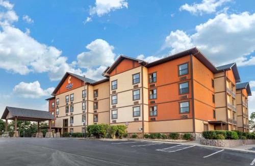 Branson Hotel | Comfort Inn & Suites Branson Meadows