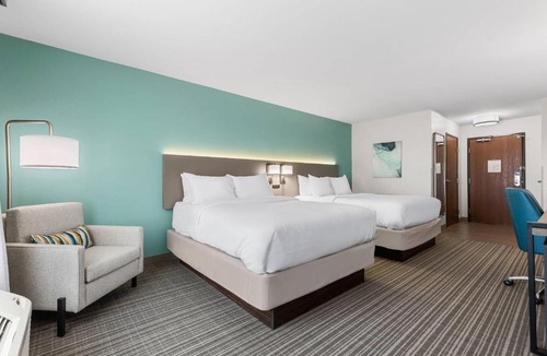 Marion Hotel | Comfort Inn & Suites Marion I-57