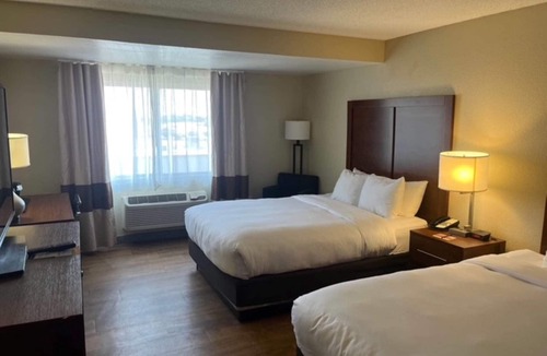 Deer Valley Hotel | Comfort Inn & Suites Phoenix North/Deer Valley