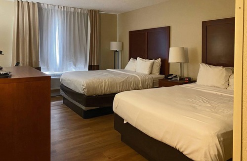 Deer Valley Hotel | Comfort Inn & Suites Phoenix North/Deer Valley