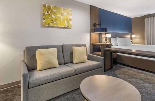 Shelbyville Hotel | Comfort Inn & Suites Shelbyville