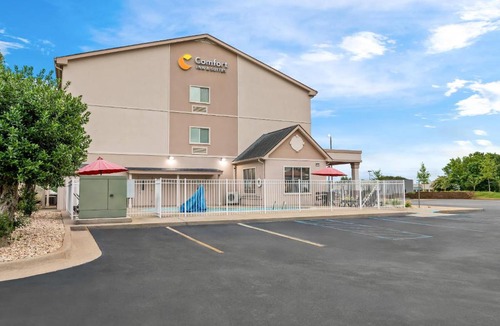 Florence Hotel | Comfort Inn & Suites Tuscumbia-Muscle Shoals