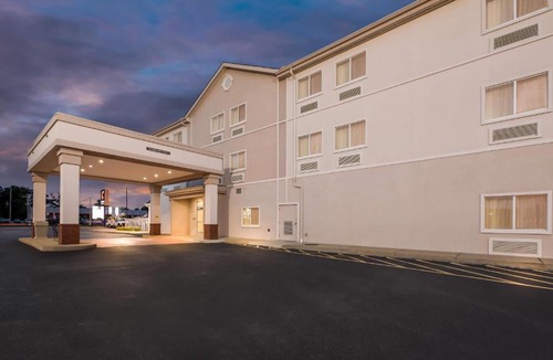 Florence Hotel | Comfort Inn & Suites Tuscumbia-Muscle Shoals