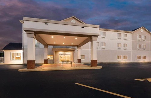 Florence Hotel | Comfort Inn & Suites Tuscumbia-Muscle Shoals