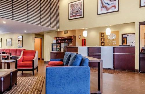 Jeffersontown Hotel | Comfort Suites Louisville East