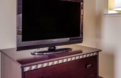 Jeffersontown Hotel | Comfort Suites Louisville East