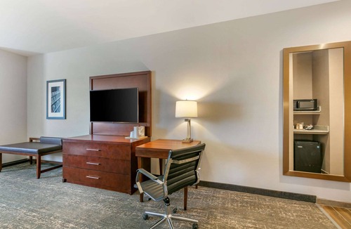 Tupelo Hotel | Comfort Suites North Tupelo