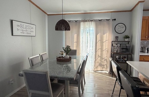 Socorro House | Comfortable and Spacious Stay for Families.