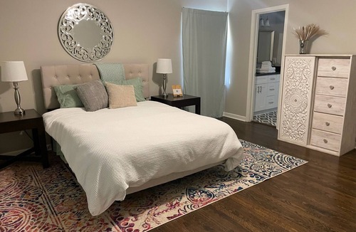 Tower Homes House | Comfortable KC Guest House