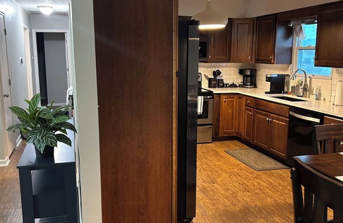 Olathe House | Comfortable Olathe Getaway 3 Bedrooms - Sleeps 6