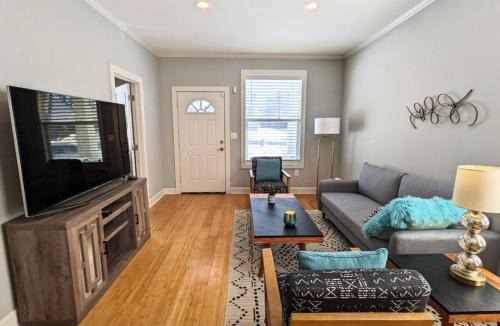 Rosedale House | Comfy and Close to KU Med, Plaza