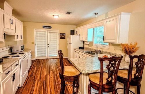 Starkville House | Comfy & Clean Starkville Retreat - Parking & Wi-fi