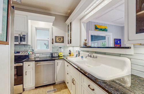 Atlantic Beach Cottage | Completely renovated, oceanfront home with private pool, deck, WiFi & AC