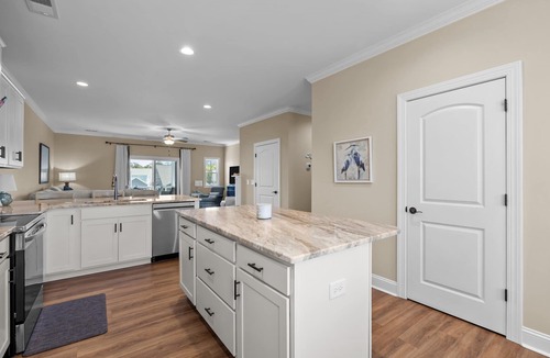 Morehead City House | Conch Tales fun, lakeside retreat in amenity filled Beau Coast. Golf Cart!