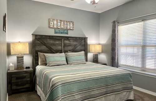 Hollister Condo | Condo ∙ 3 bedrooms ∙ 8 guests