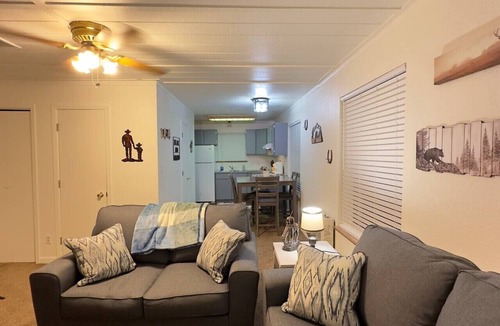 Cloudcroft Villa | Condo with a hot tub!