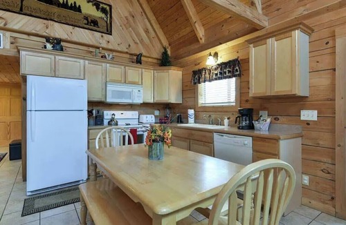 Branson Cedars Apartment | Condo with kitchen, near Table Rock Lake
