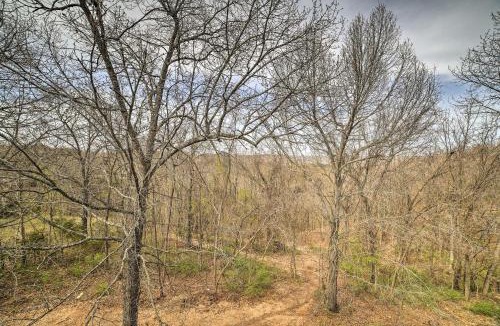 Notch Estates Apartment | Condo with Pool Access, 2 Mi to Silver Dollar City