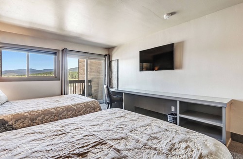 Angel Fire Hotel | Convenient Location | Elk Horn Lodge 203