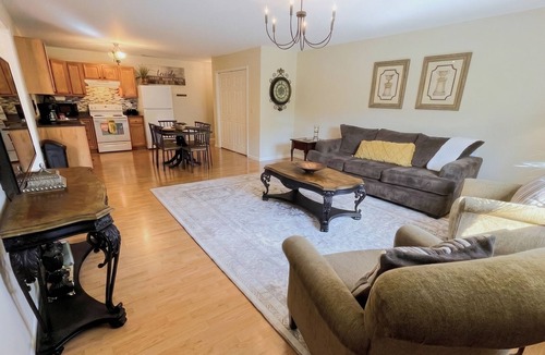 Fords Branch Apartment | Convenient & Modern 2 Bed Apt Free Wi-Fi & Parking