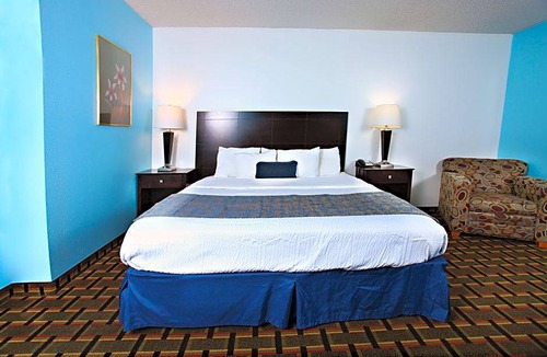 Newton Hotel | Coratel Inn & Suites By Jasper Newton