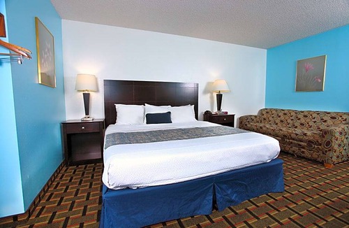 Newton Hotel | Coratel Inn & Suites By Jasper Newton
