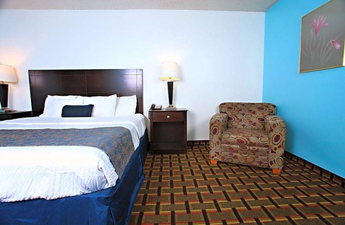 Newton Hotel | Coratel Inn & Suites By Jasper Newton