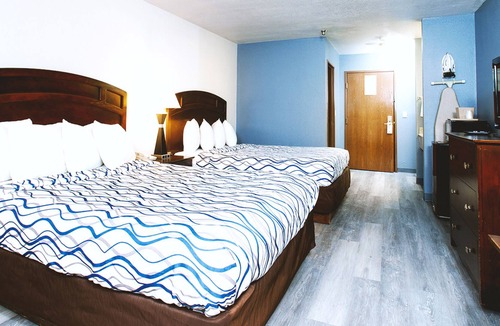 Park City House | Coratel Inn & Suites by Jasper Park City - Wichita North - QBNS