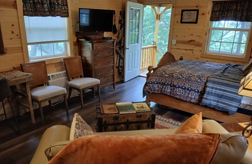 Corn Cabin | Corn Creek Cabin - A little slice of heaven!