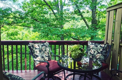 Bella Vista Apartment | Corner Lake Getaway