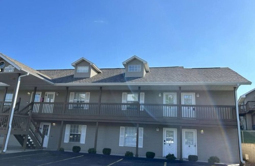 Table Rock Condo | Corner | Top Floor | Fall Creek | Convenient to 76